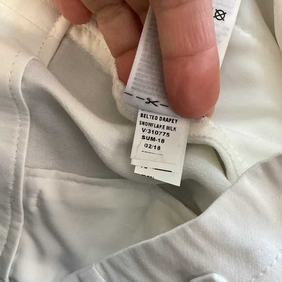 GAP Drapey High Rise Silky Dress Shorts, Snowflake Milk White Rayon Size 16 NWT - Picture 11 of 12